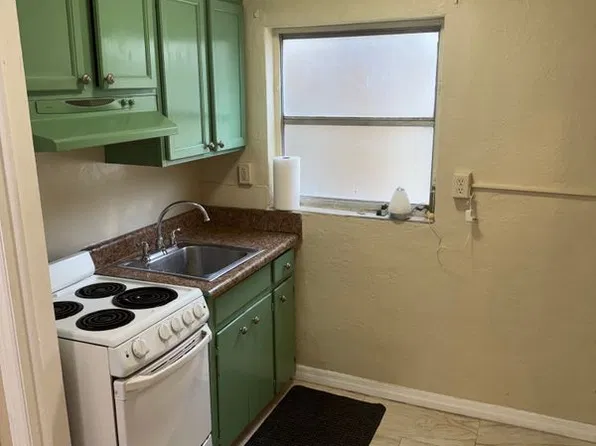 832 1st St N APT 9, Saint Petersburg, FL 33701