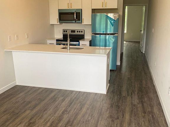 3rd image of 4657 Wayne Ave #1D