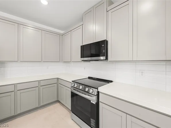 828 Atleigh Ave, Henderson, NV 89011