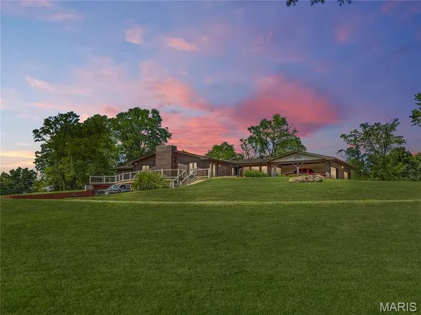 498 E Bittersweet Dr, Gerald, MO 63037