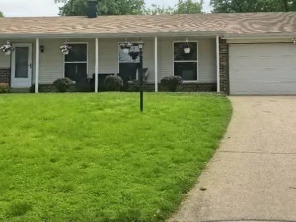 12700 Karenway Ct, Saint Louis, MO 63146