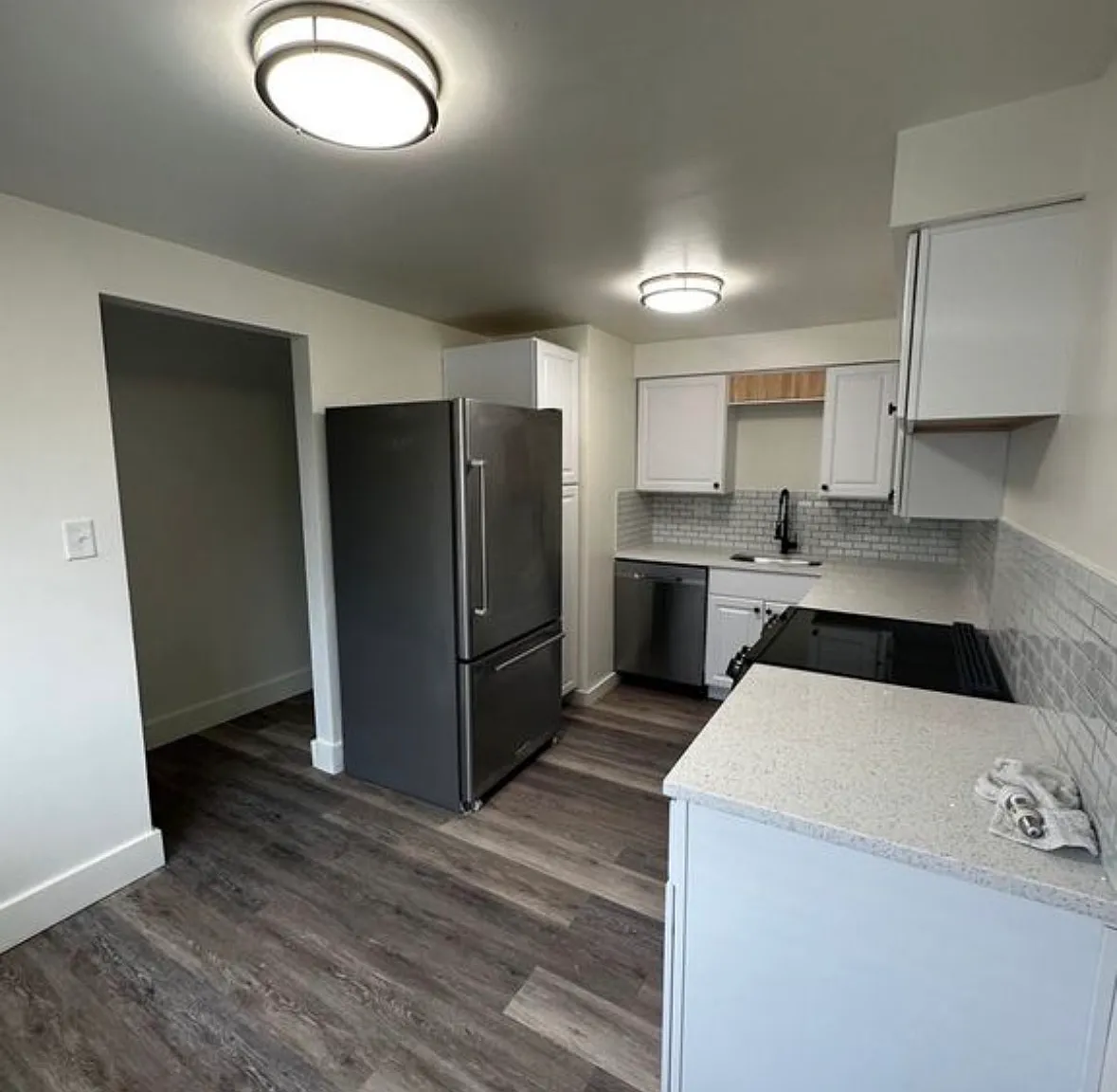 3 bed, $1,600 — Photo 2