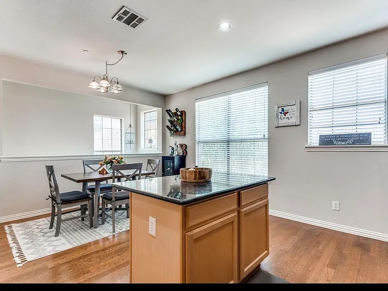 1421 Fox Run Dr — Photo 12