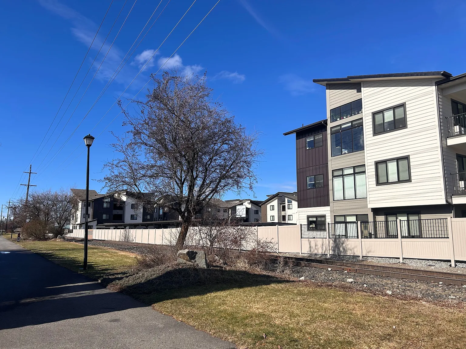 River Falls Apartments — Photo 4