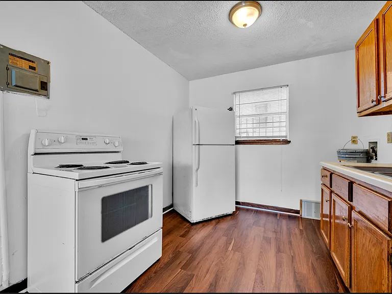 313 Beta St — Photo 11