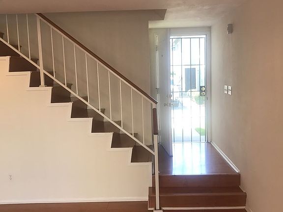 4th image of 1160 N Lyman Ave