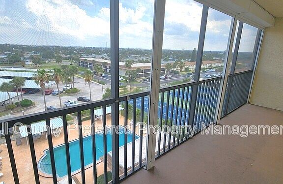 3rd image of 500 Palm Springs Blvd APT 706
