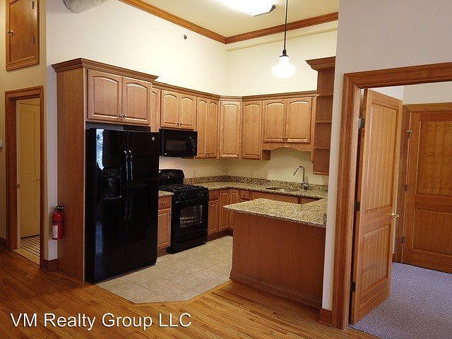 2nd image of 330 Northampton St APT 204