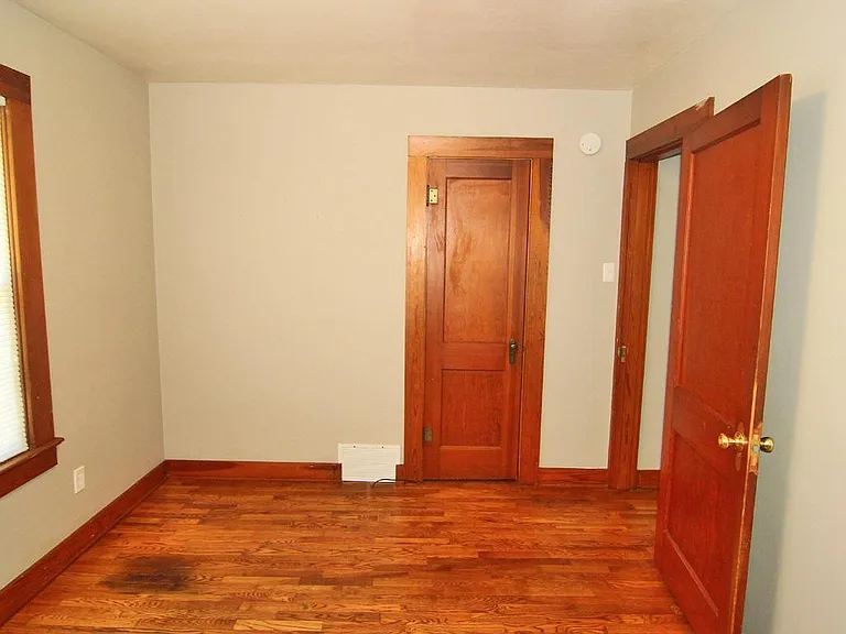 Main Level Bed 1
