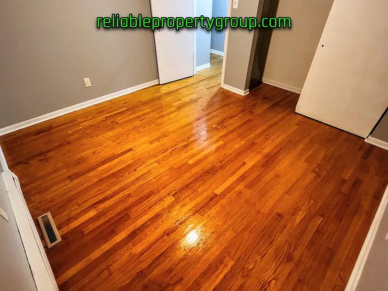 10737 Old Decatur Rd — Photo 9