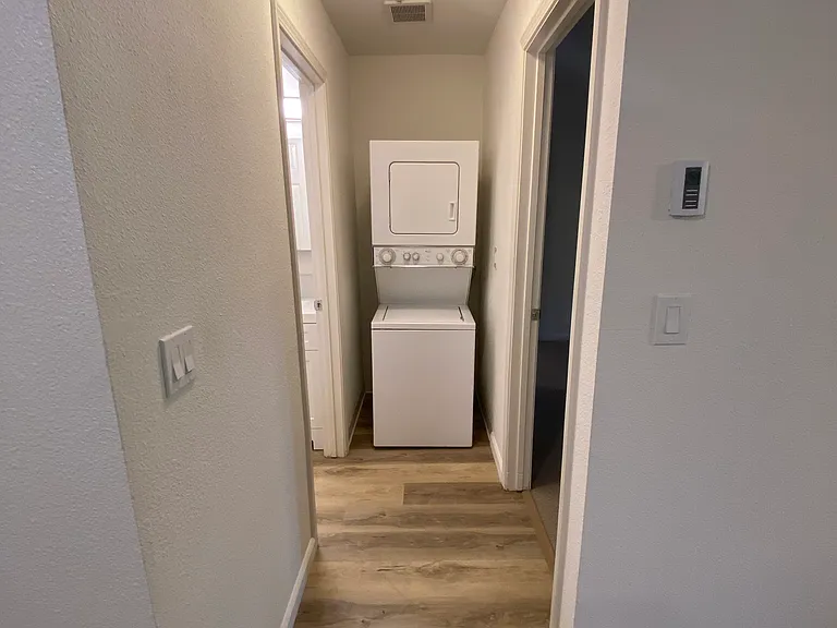Deer Park Apartments - 95-99 Professional Center Pkwy — Photo 12
