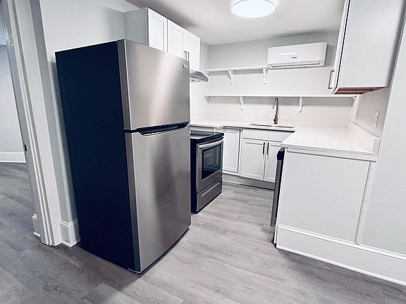 2nd image of 29 W McMillan St #2