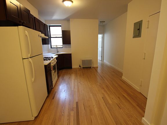 4th image of 195 7th Ave APT 2L