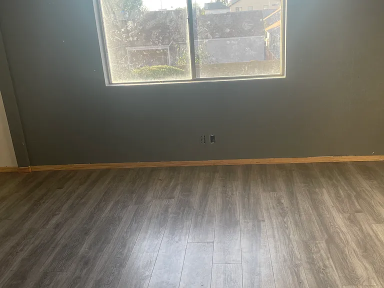 12445 N 21st Ave — Photo 1