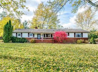 4682 Howland Rd, Almont, MI 48003