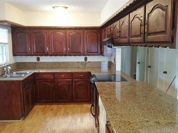 2nd image of 3709 Bolivar Dr