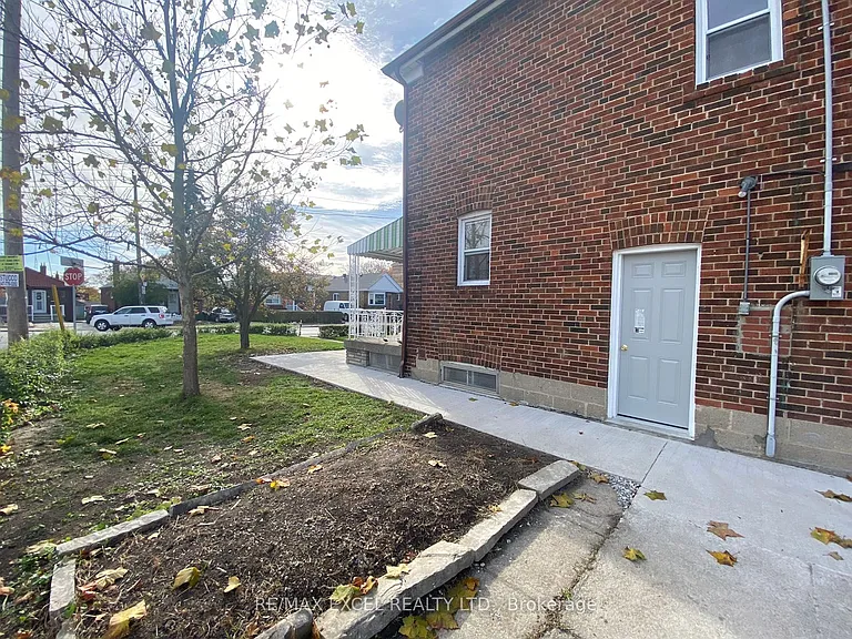 443 Vaughan Rd — Photo 31