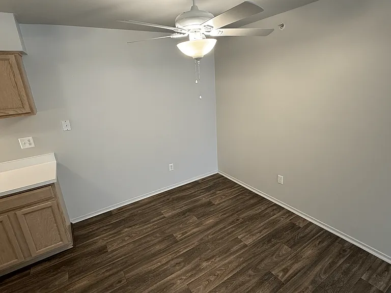 Prentiss Pointe Apartments — Photo 111