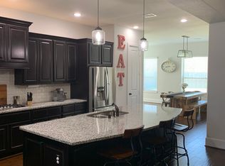 1030 Bolivar Point Ln, Friendswood, TX 77546
