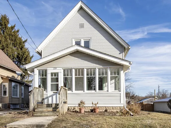 229 Waverly PLACE, Waukesha, WI 53186