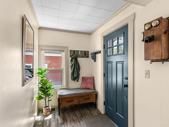 4th image of 32 Crescent Ave