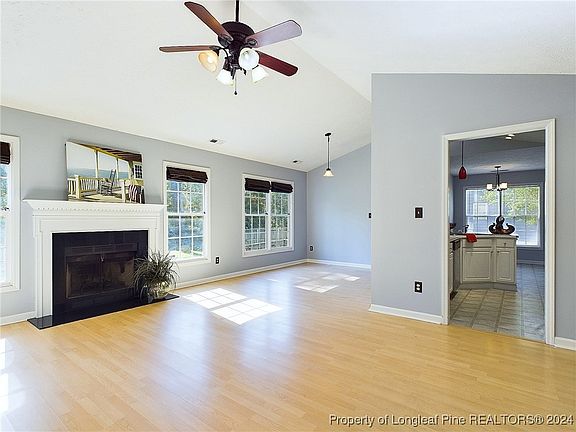 5th image of 107 Somerset Dr