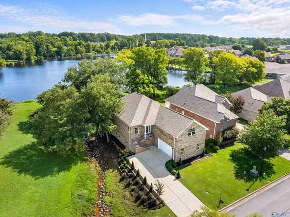 341 Summit Lakes Dr, Athens, AL 35613