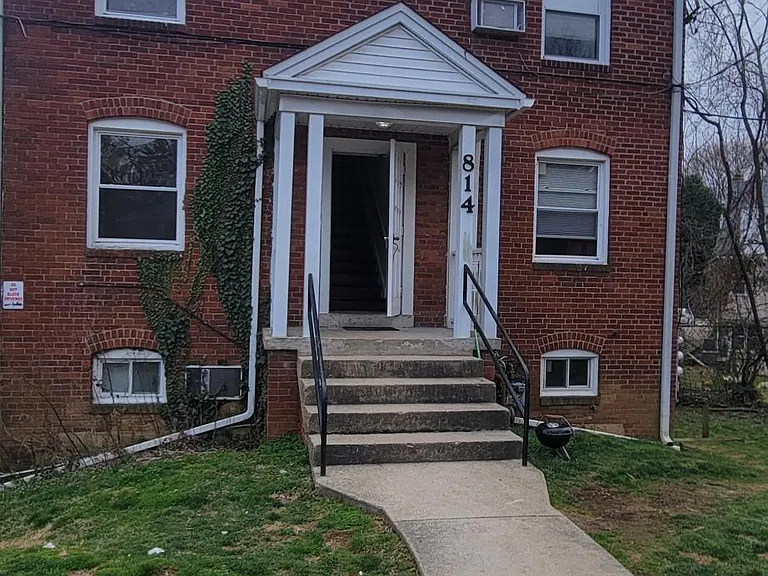 814 Greenwood Cir #2 — Photo 11