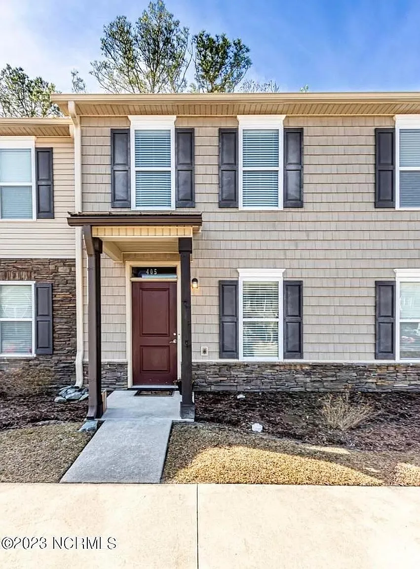 405 Sullivan Loop Rd — Photo 1