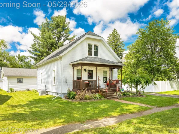 140 W Vesey St, Petersburg, MI 49270