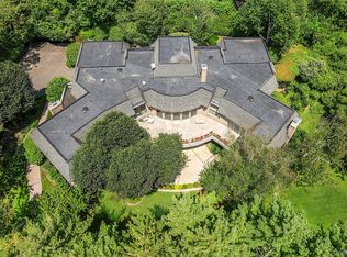 13 Chanticlare Drive, Manhasset, NY 11030