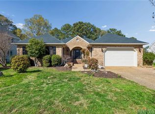 221 Woodburn Dr, Hampton, VA 23664