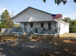 161 Cedar St, Clinton, AR 72031