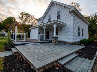 40 Maple St, Hope Valley, RI 02832