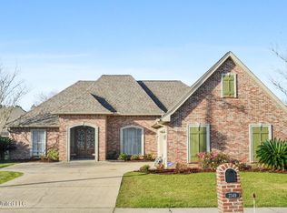 2349 Sunkist Country Club Dr, Biloxi, MS 39532