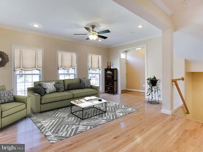 3 bed, 2500 sqft, $3,200 — Photo 2