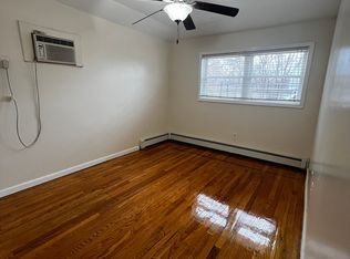 13806 219th St #2, Laurelton, NY 11413