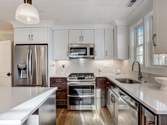 4th image of 35 Bromfield St #D