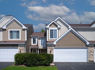 108 Cambridge Ave, Streamwood, IL 60107