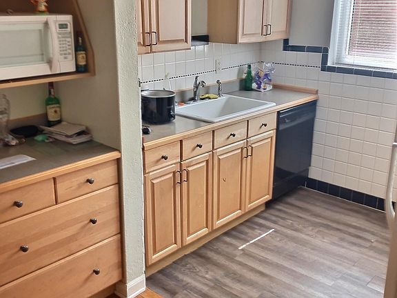 5th image of 7114 Jamieson Ave #1F