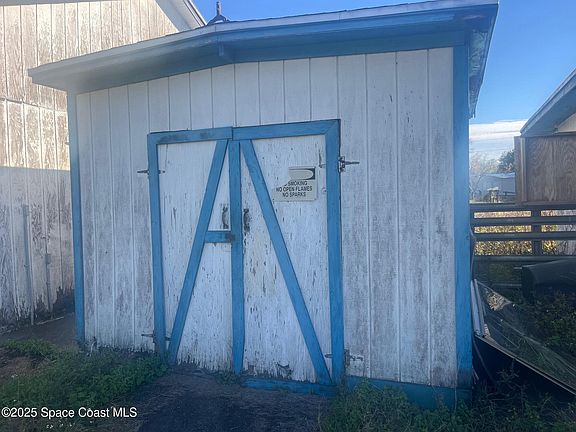 4th image of 4215 Aurantia Rd