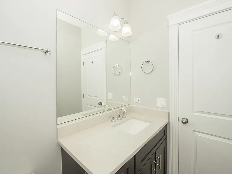 2346 W Grand Ave #1S — Photo 8