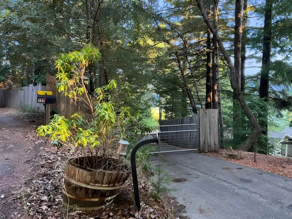 680 Sequoia Rd, Myers Flat, CA 95554