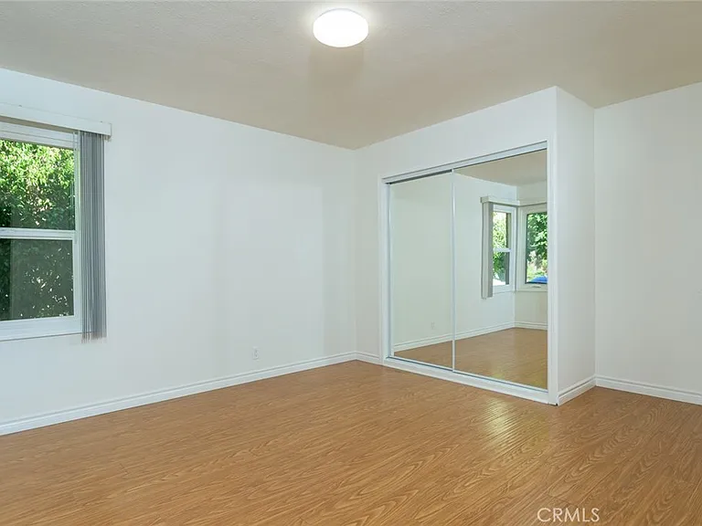 2111 N Verdugo Rd — Photo 35