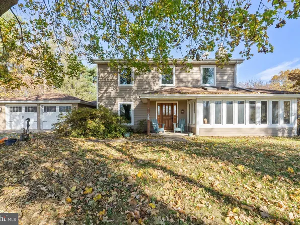 849 Shade Tree Ln, Shenandoah Junction, WV 25442