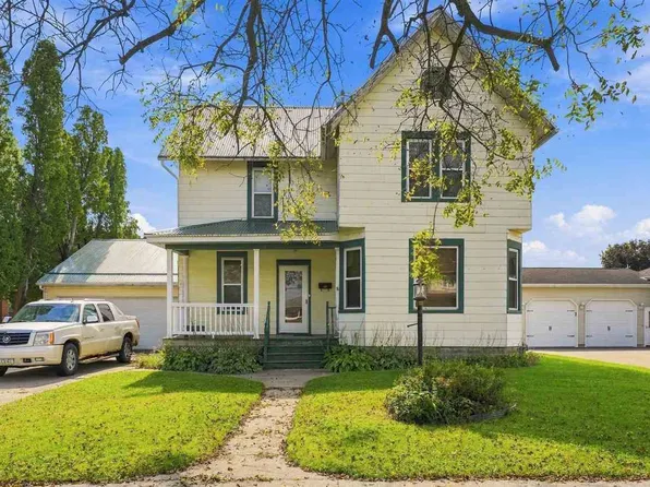 609 1st Ave W, Dyersville, IA 52040