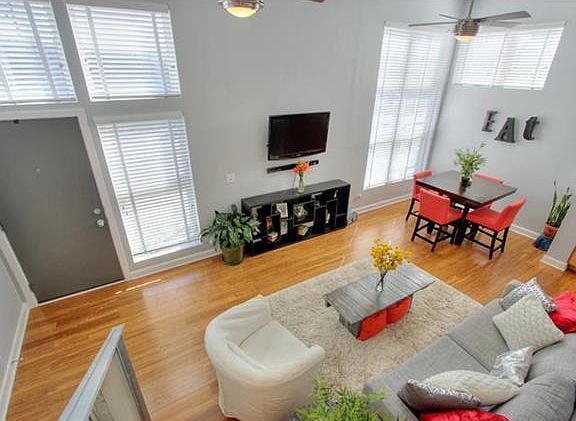 4th image of 588 W 40th St #588