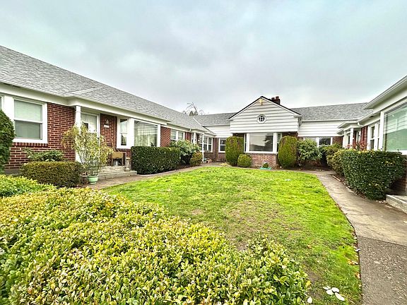 2nd image of 2625-2639 SE Main St #2631