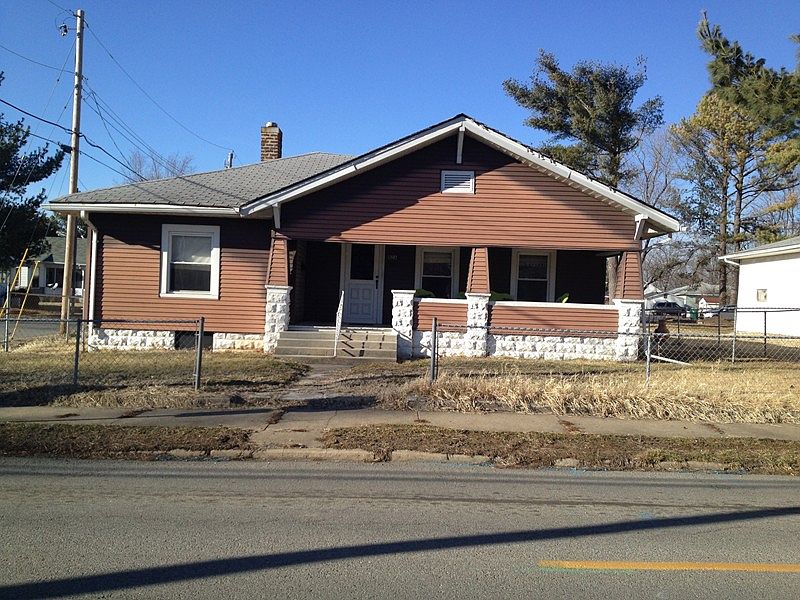 1st image of 826 Illinois Ave