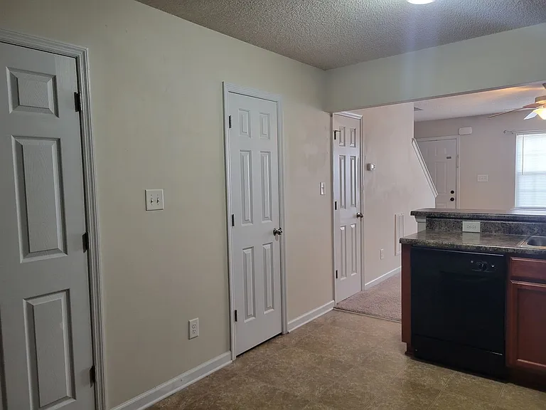1002 Ornate Dr — Photo 18